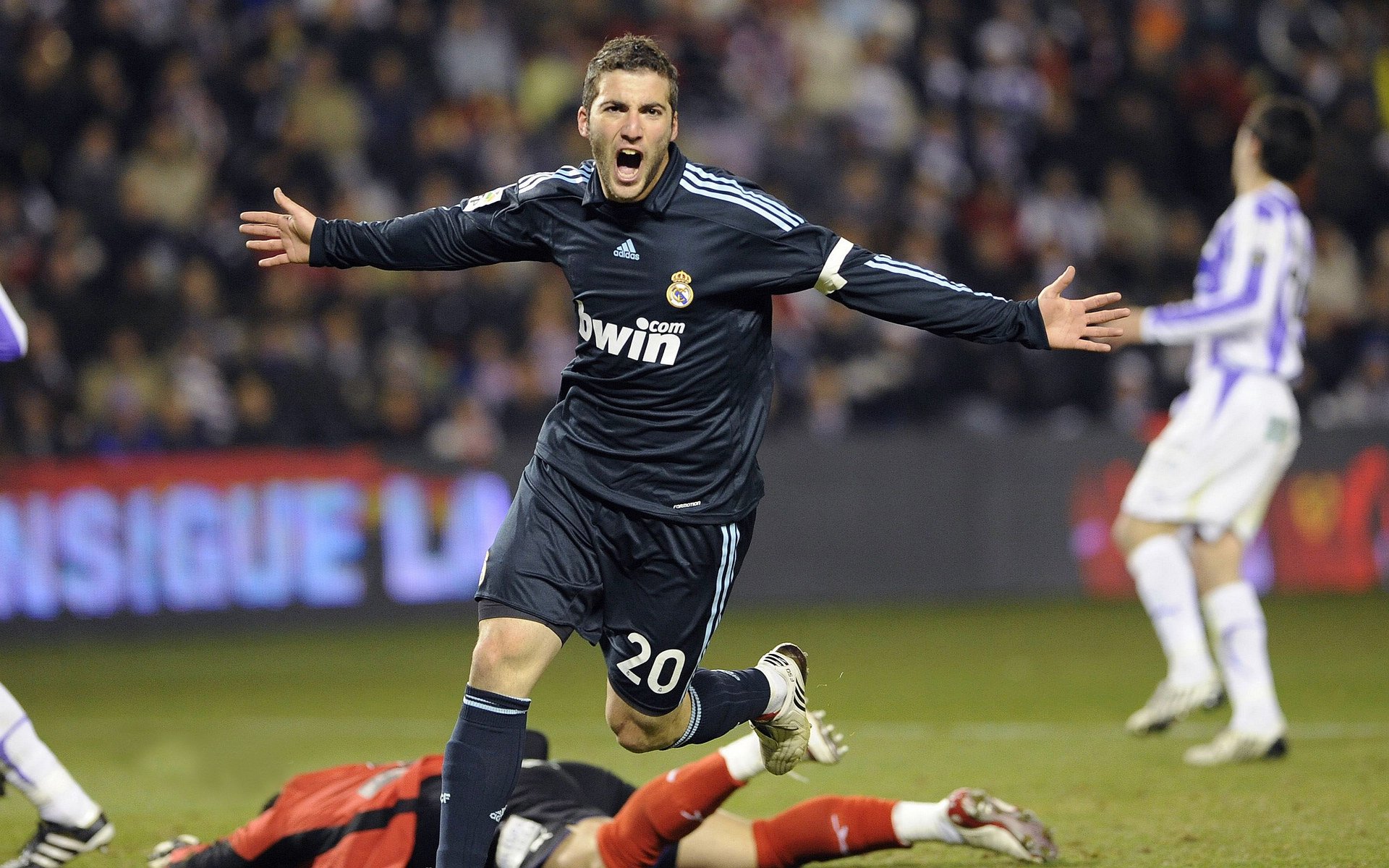 中国短跑队赛前封闭集训重视心理调适